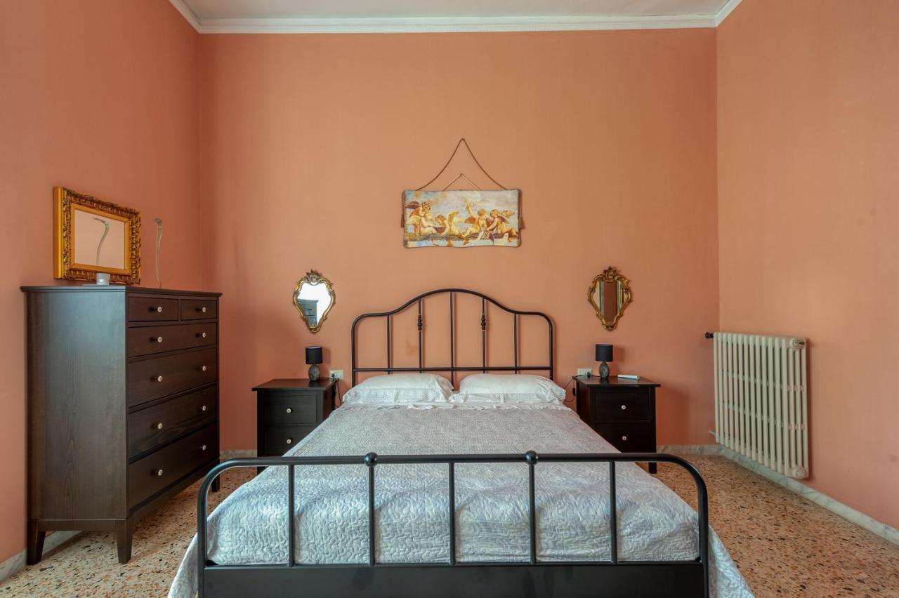 Dimora Anni 50 Apartment Lecce Luaran gambar