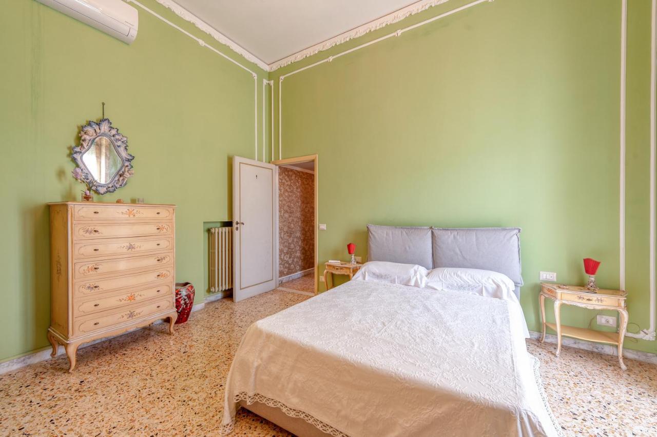 Dimora Anni 50 Apartment Lecce Luaran gambar